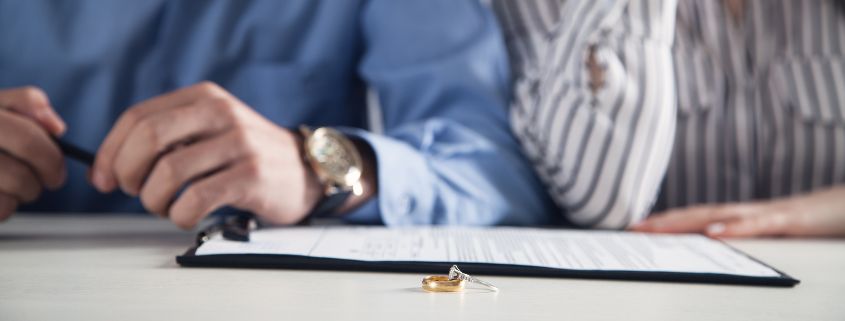 Divorce Lawyer Payment Plans  Options and Considerations
