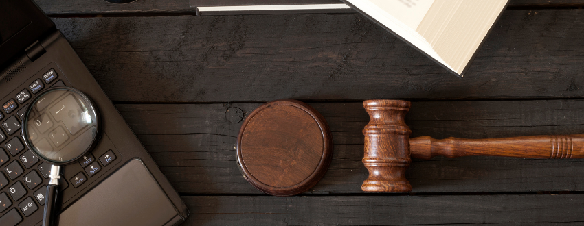 Corporate vs Commercial Law What’s the Difference and Which Lawyer Do You Need